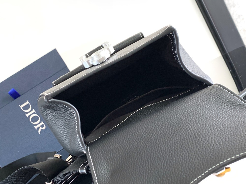 Dior manbag