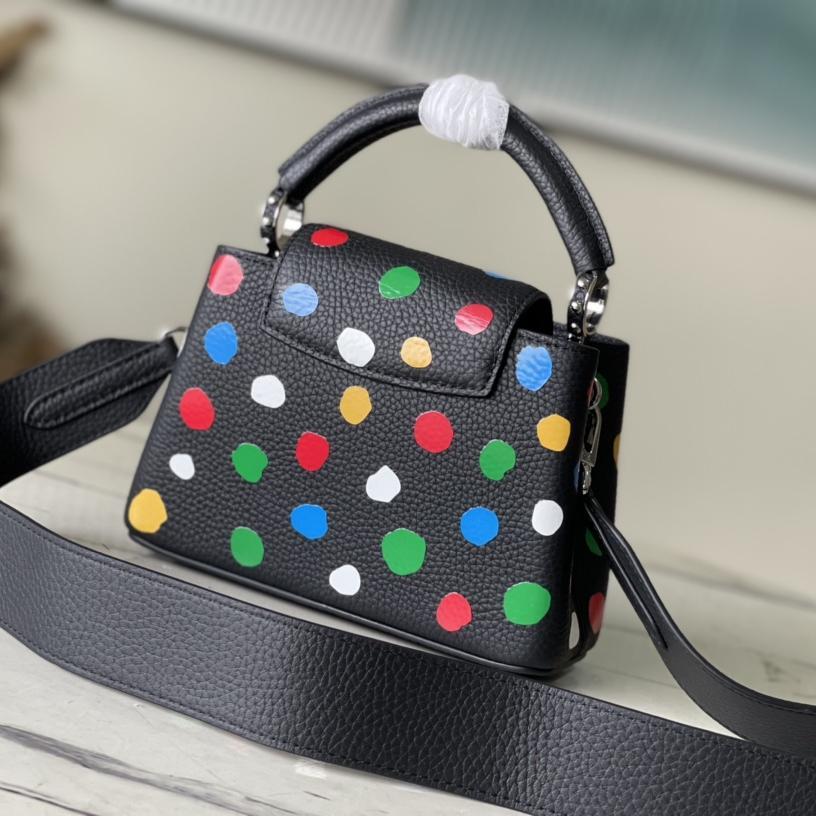 LV YK Capucines Taurillon Size cm