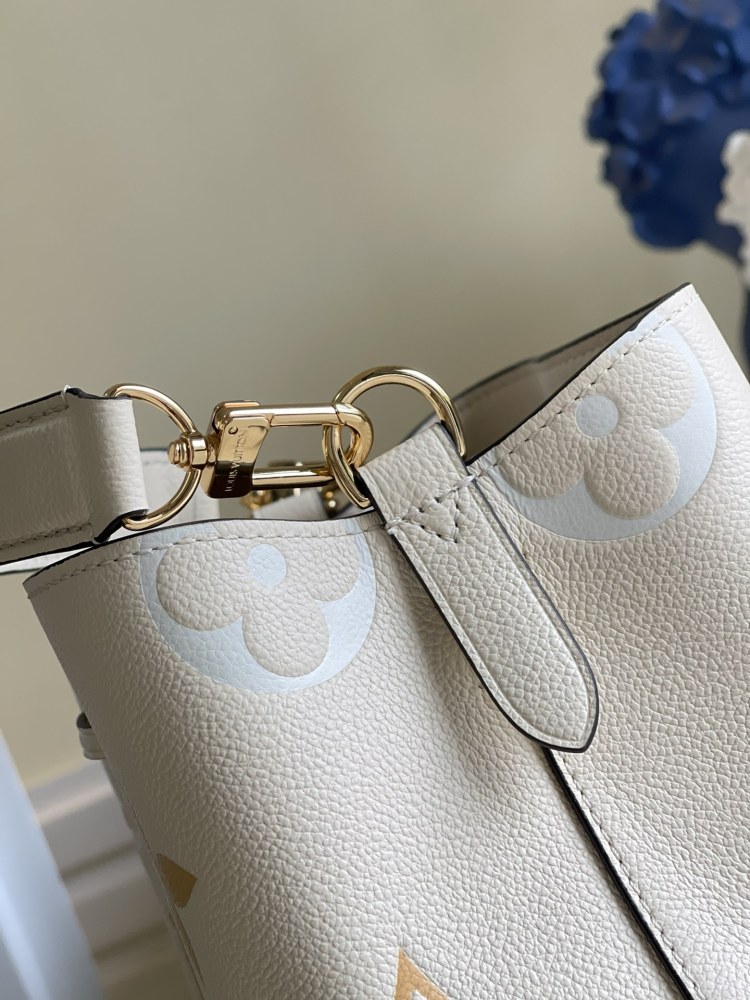 LV BB Monogram Empreinte Monogram Giant  size 20 x 20 x 13