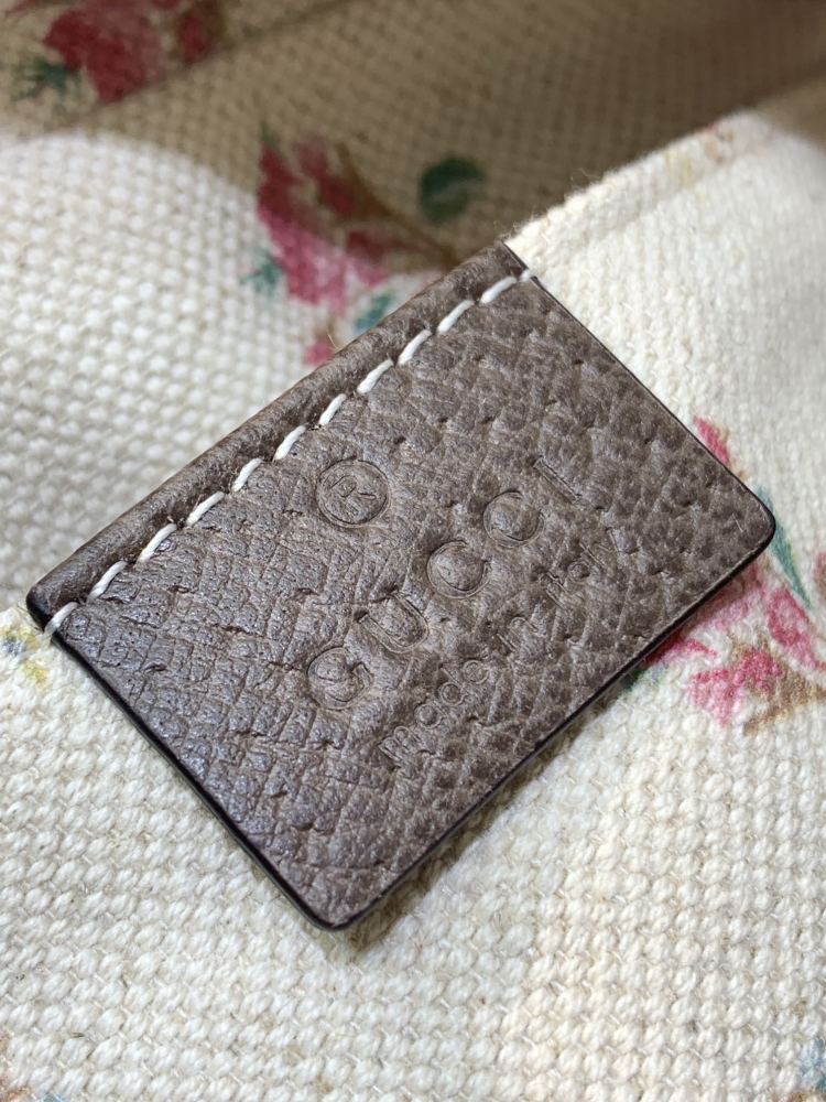 Gucci GG Supreme  size 24*15*7.5