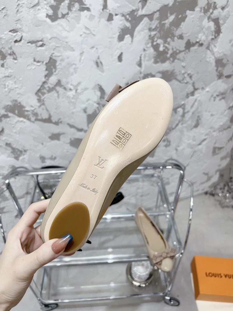 LV high heels Size  LV单鞋