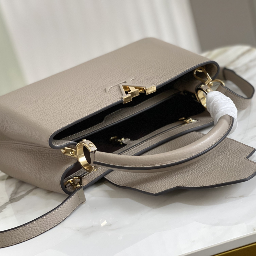 Louis Vuitton Capucines BB M94634