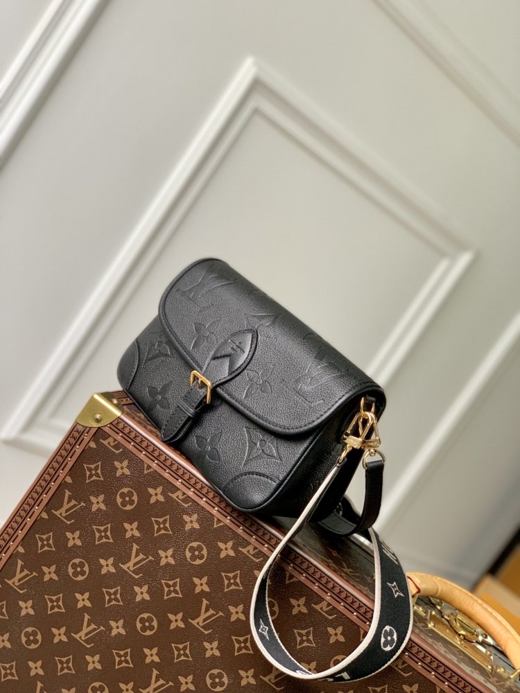 LV BAG Diane Monogram Empreinte  size 23.0 x 16.0 x 8.5