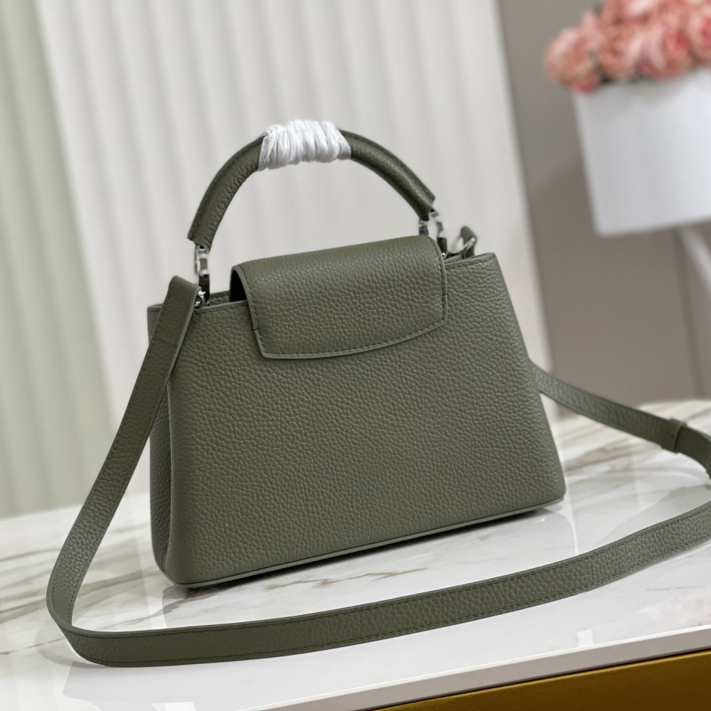 Louis Vuitton Capucines BB M57227