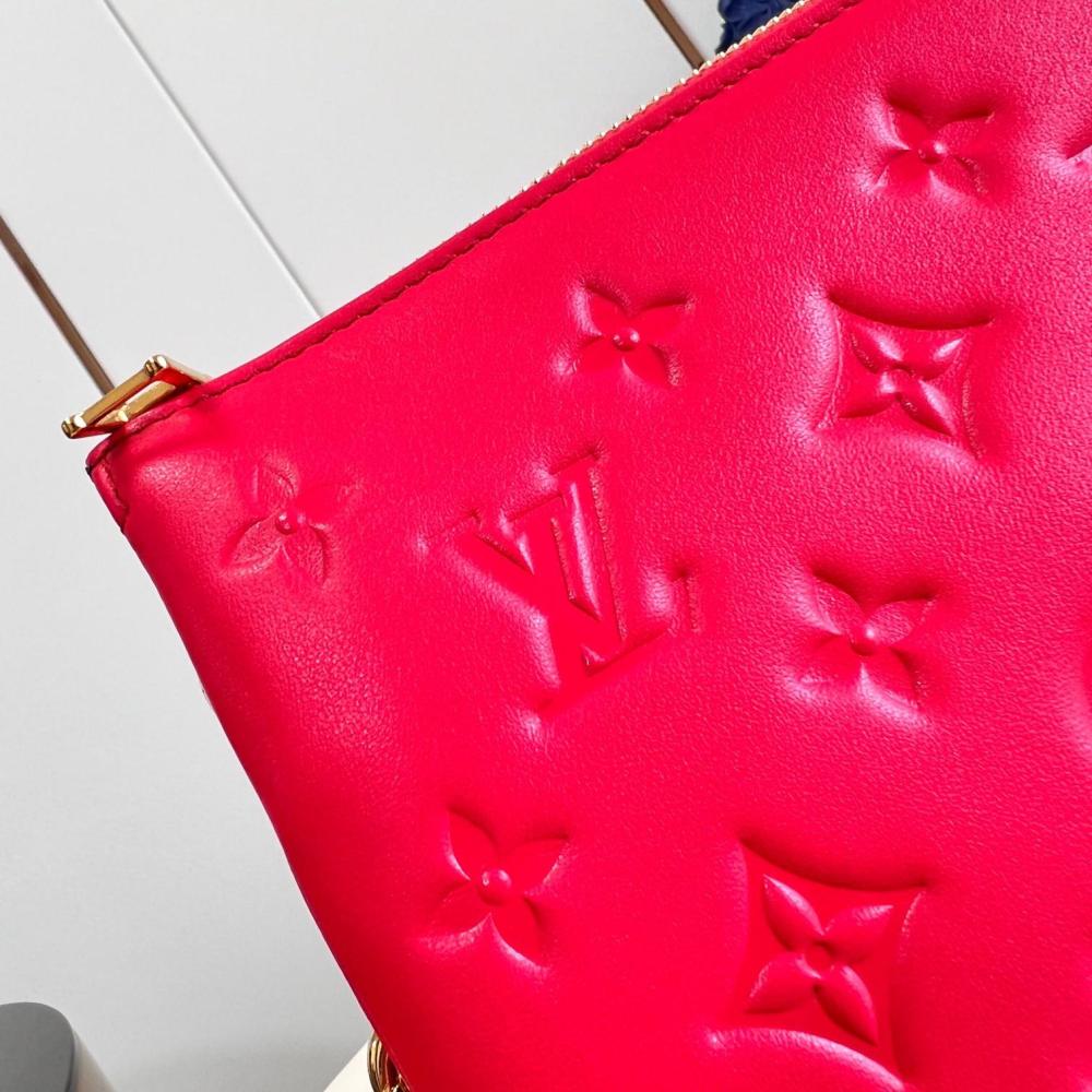 LV  Coussin M21773