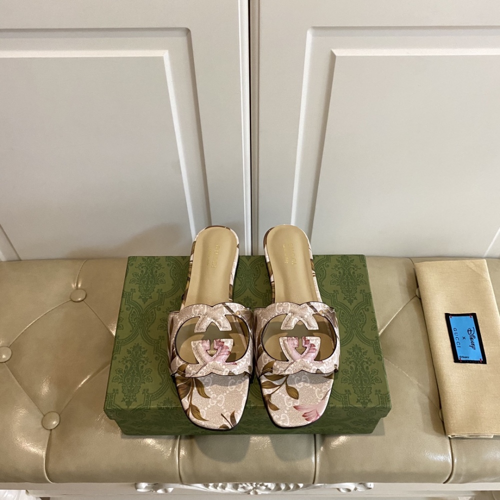 gucci字母镂空