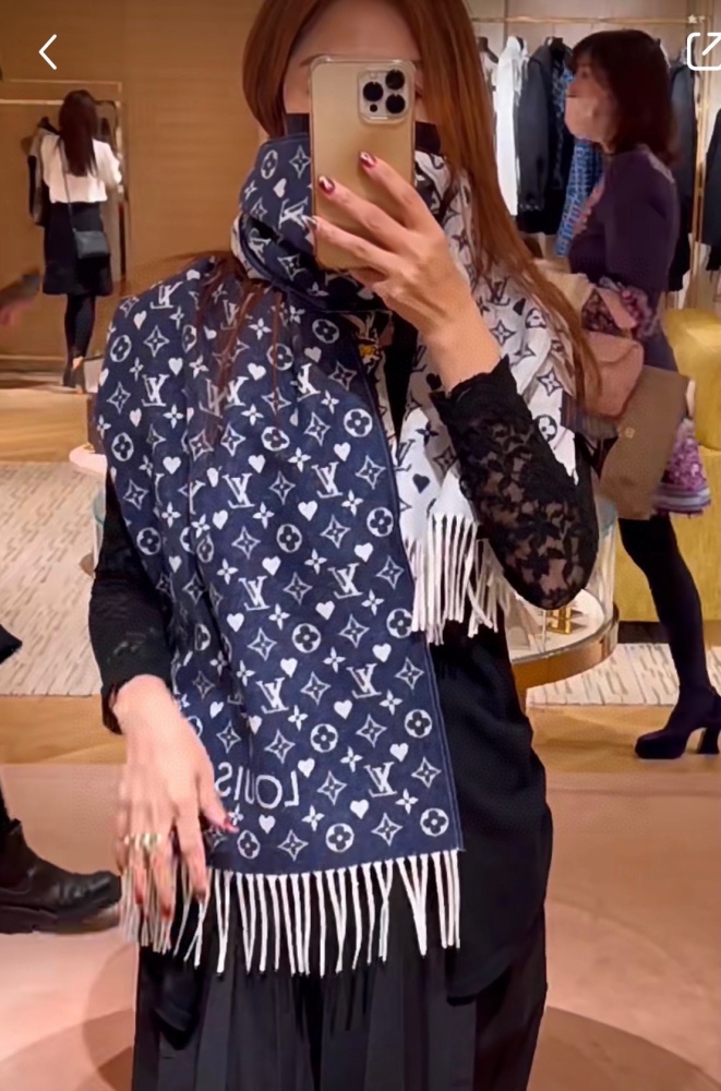 LV Scarf