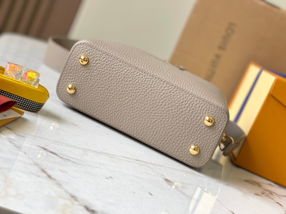 LV Capucines