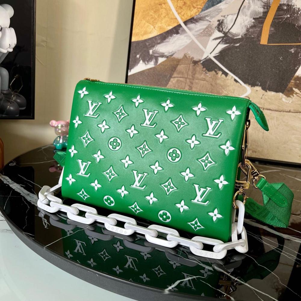 LV  Coussin M20760