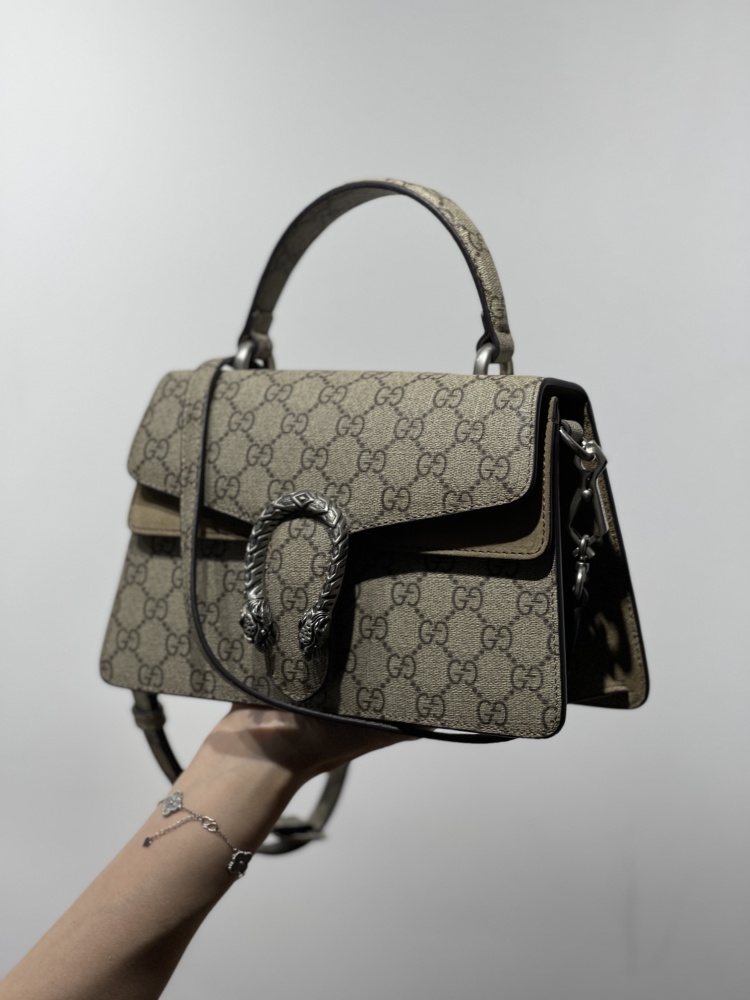 Gucci  size 24*15.5*10