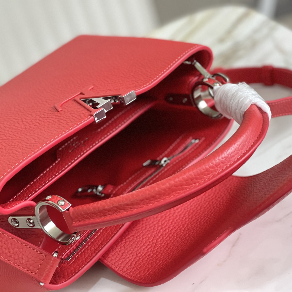 Louis Vuitton Capucines mini M52689