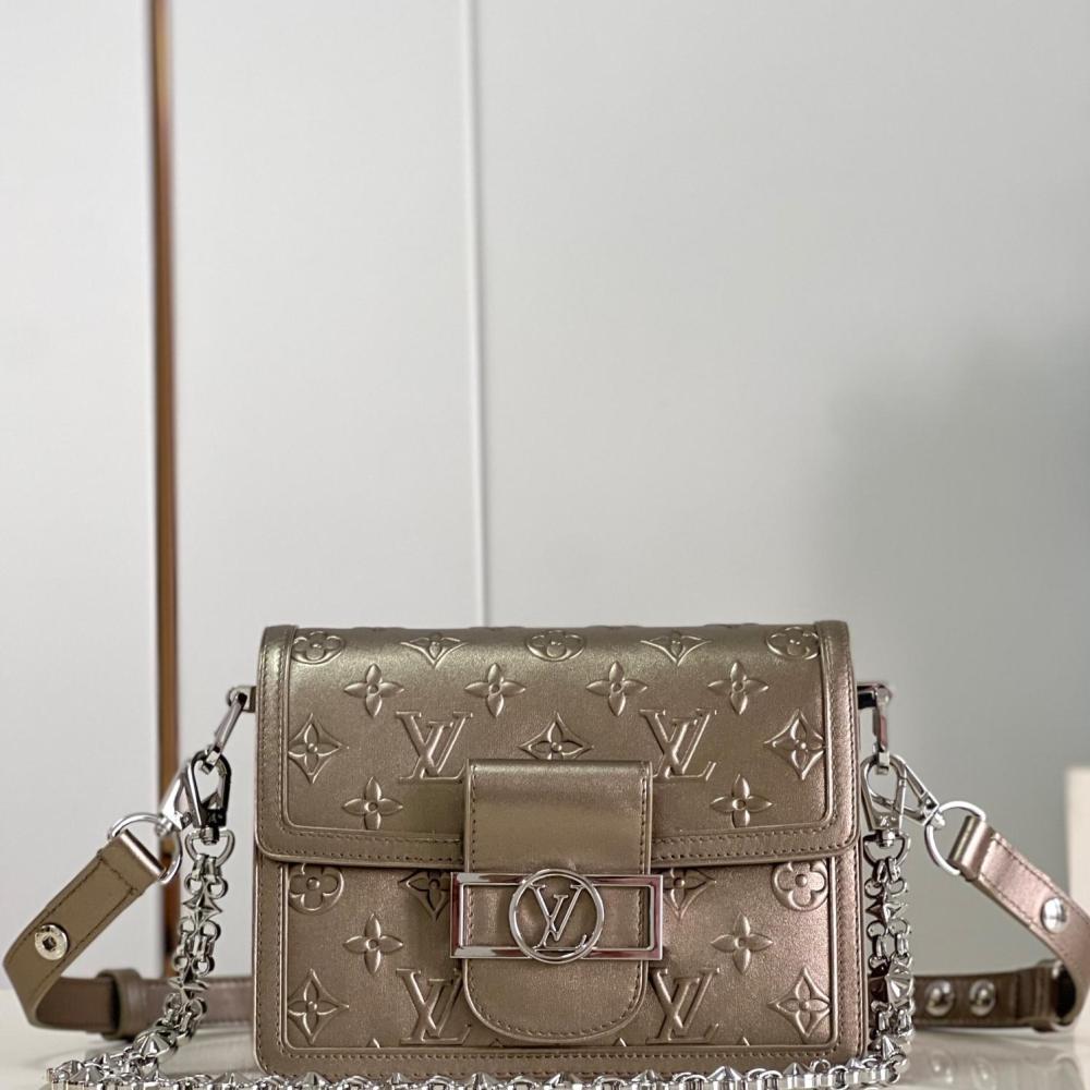LV  Dauphine M21740