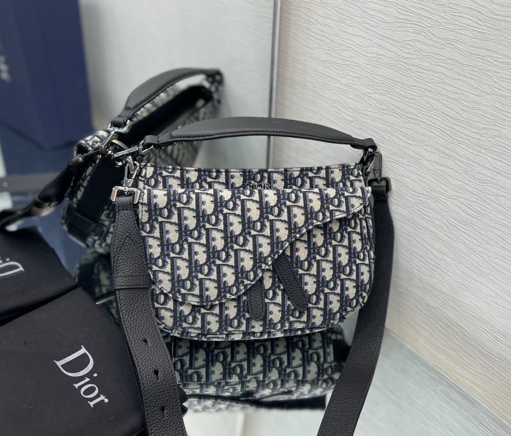 Dior man's Oblique saddle bag