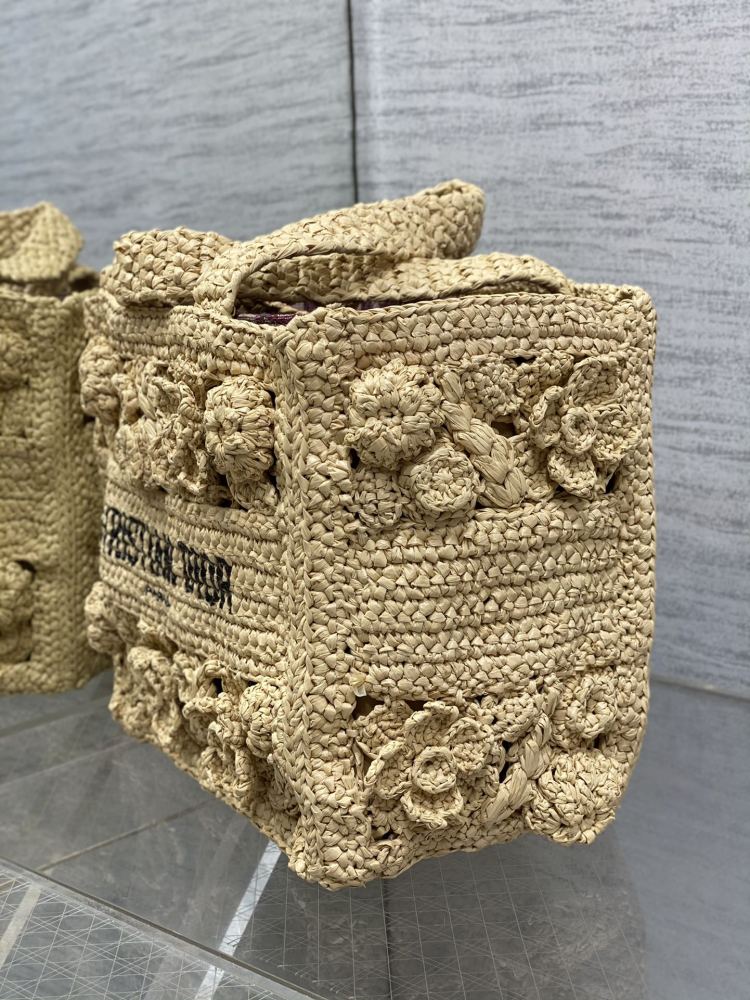 Dior Handmade bag size
