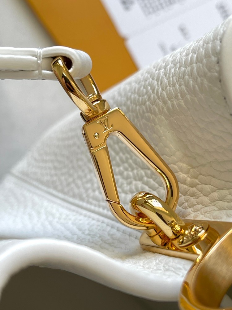 LV Capucines