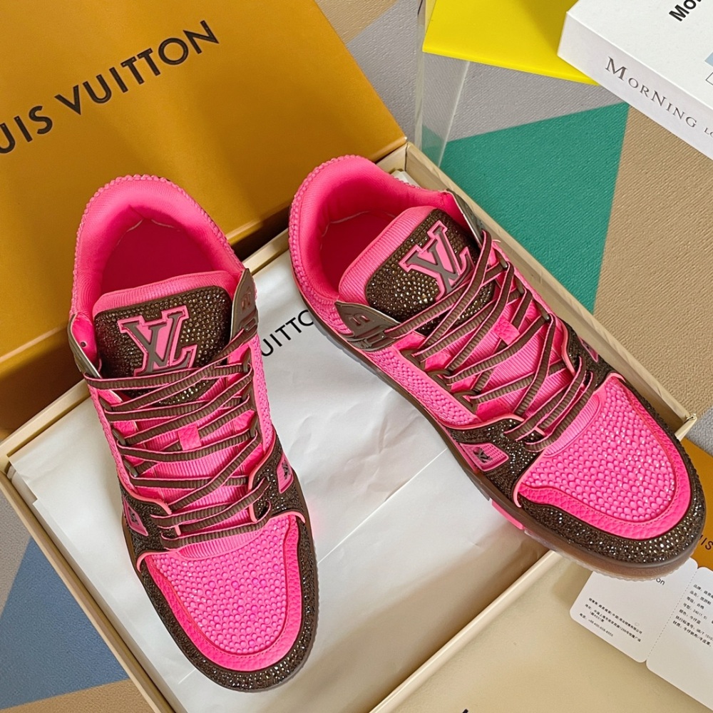 LV sneaker