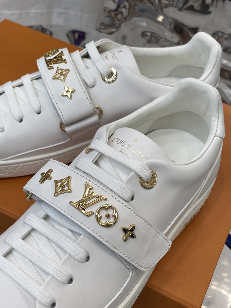 LV flats new arrival  LV运动鞋