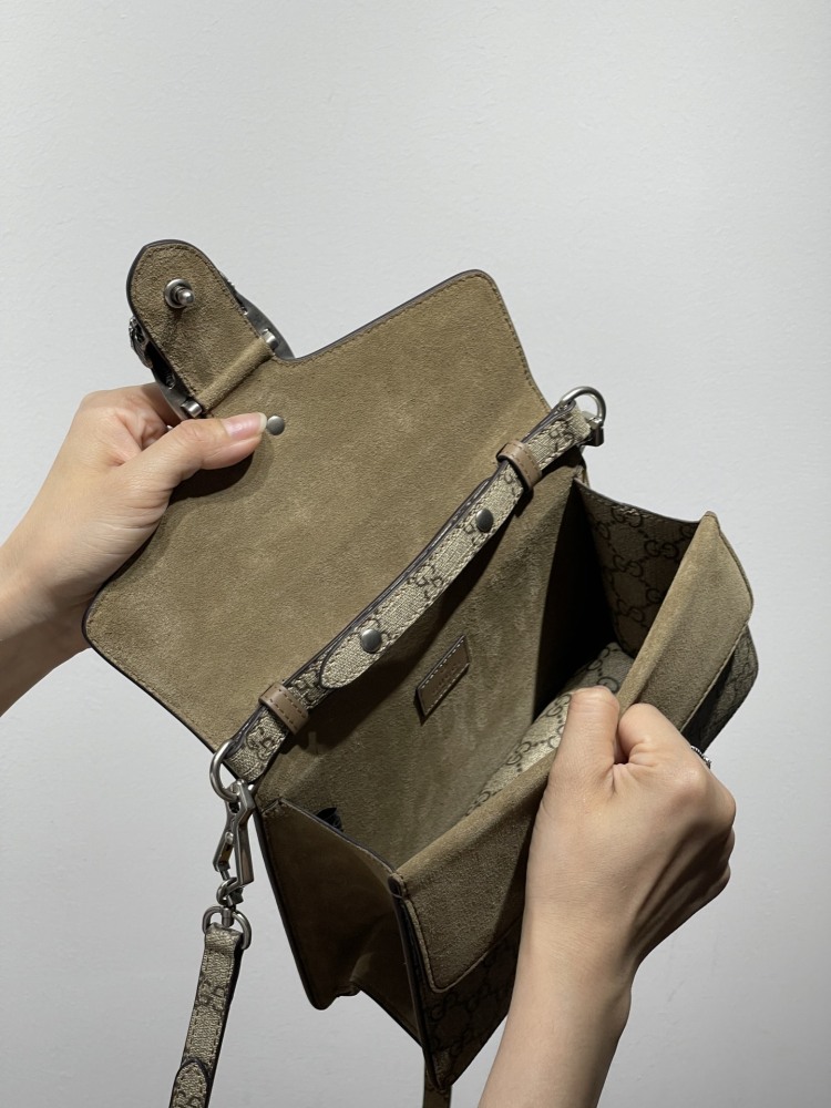 Gucci  size 24*15.5*10