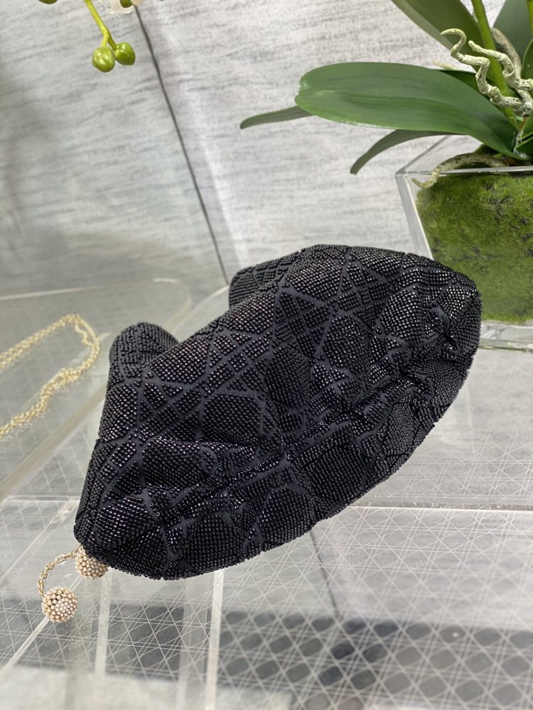 Dior Handmade bag size
