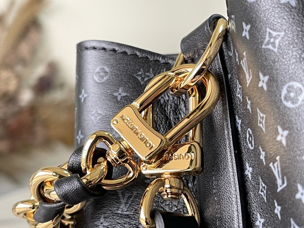 LV BB Nano Monogram Monogram  size 20 x 20 x 13