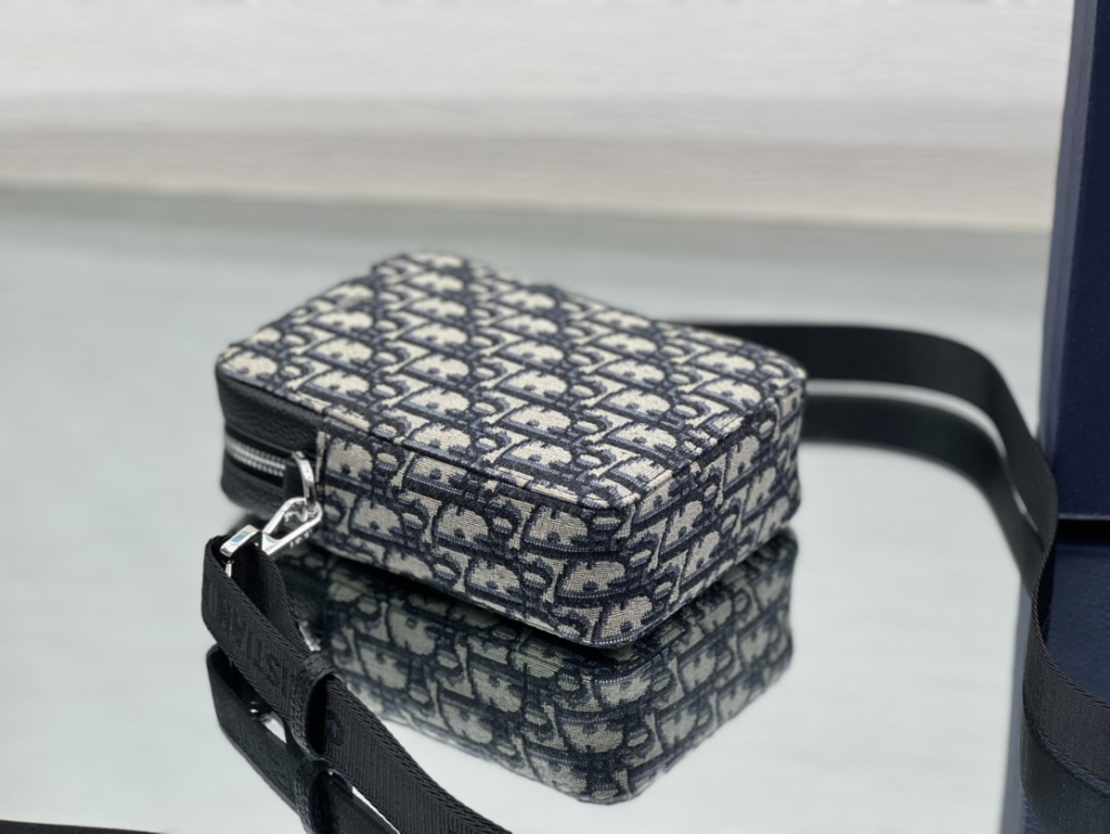 Dior manbag