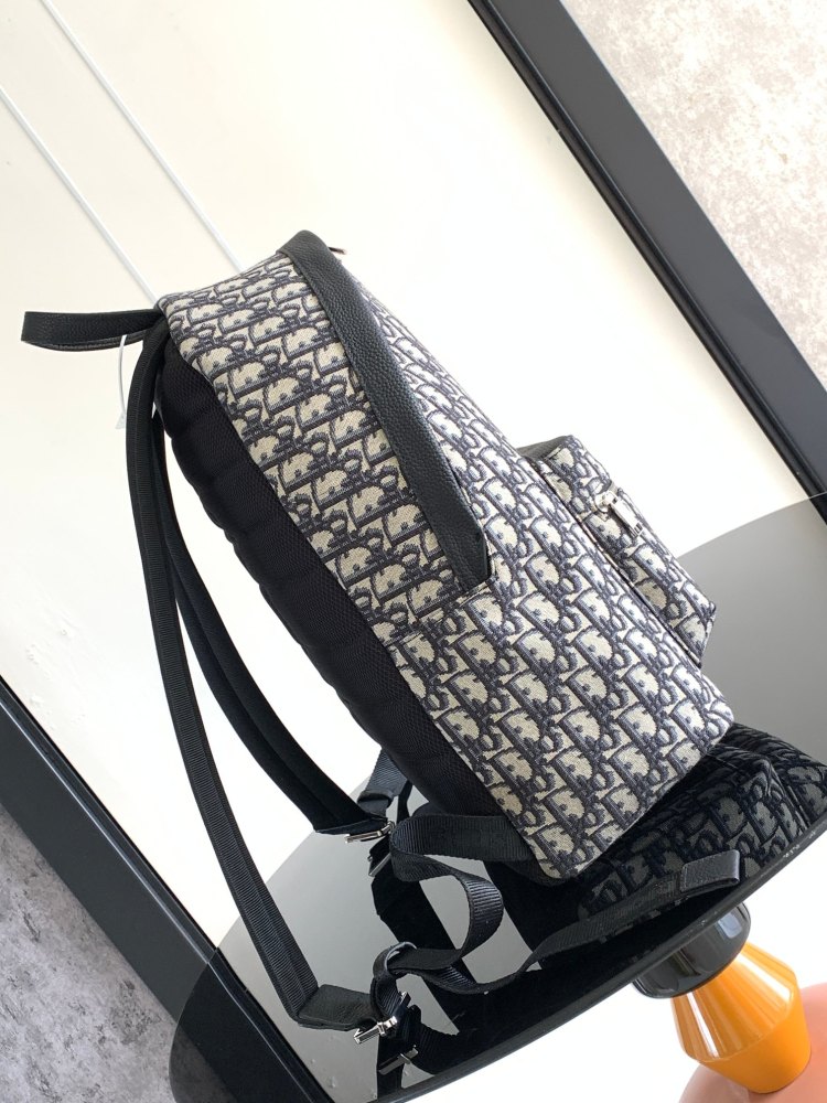 Dior man's Oblique backpacks