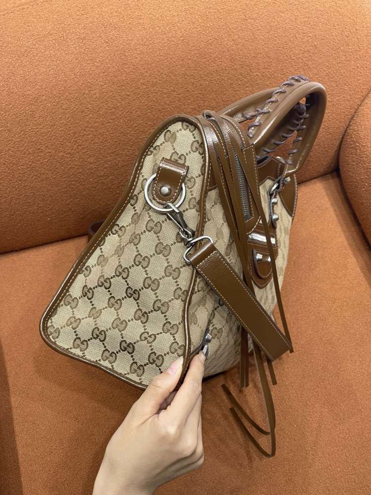 Gucci Gucci  size 39x24x14