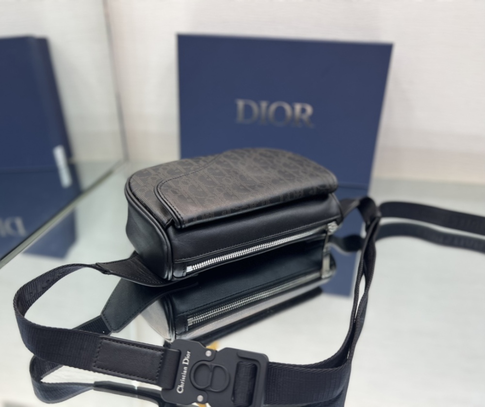 Dior manbag
