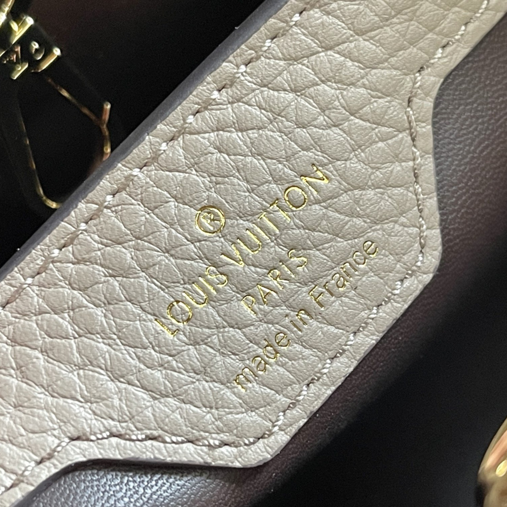 Louis Vuitton Capucines BB M94634