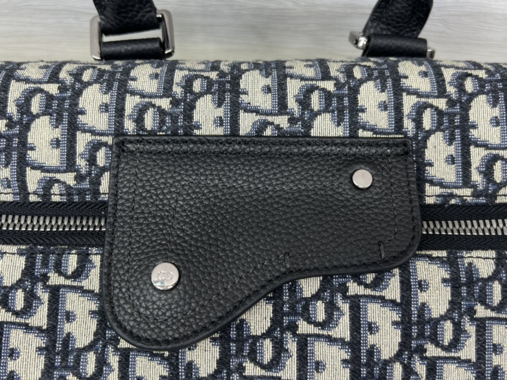 Dior man's Oblique Lingot 26