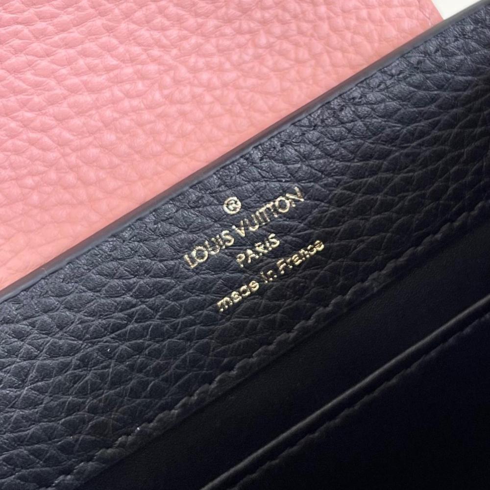 Taurillon Capucines BB size 27x18x9