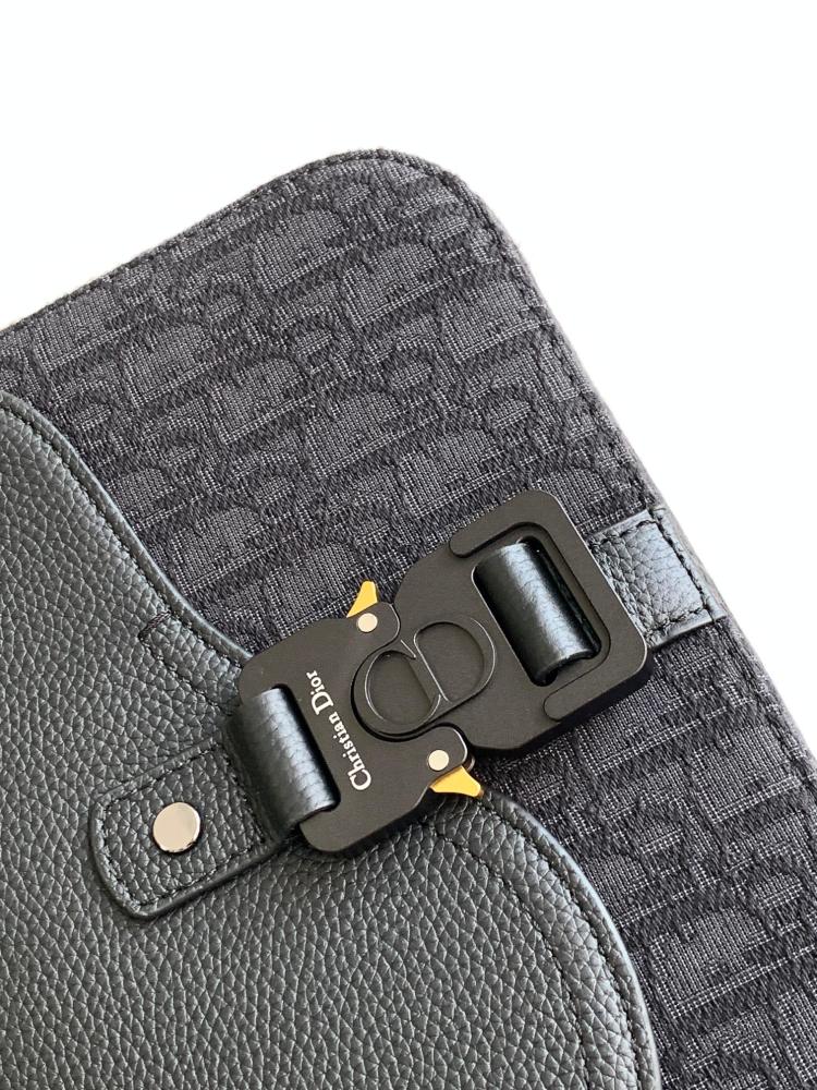 Dior manbag