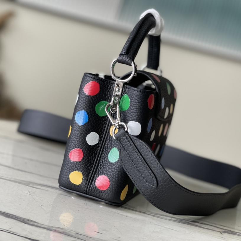 LV YK Capucines Taurillon Size cm