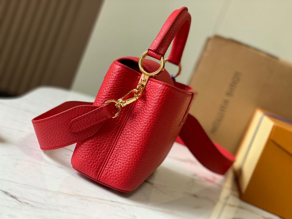LV Capucines Mini M59433 red