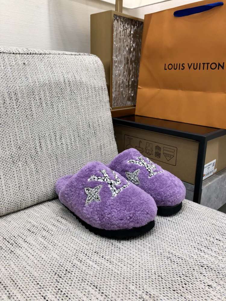 LV slippers lvu SIZE  lv毛拖
