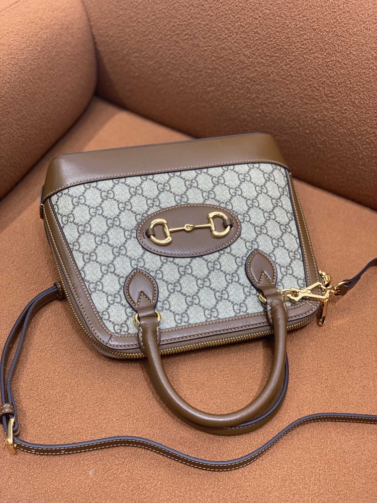 Gucci  size 25x9x23