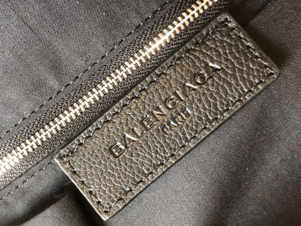 Balenciaga Balenciaga  size 28x39x15