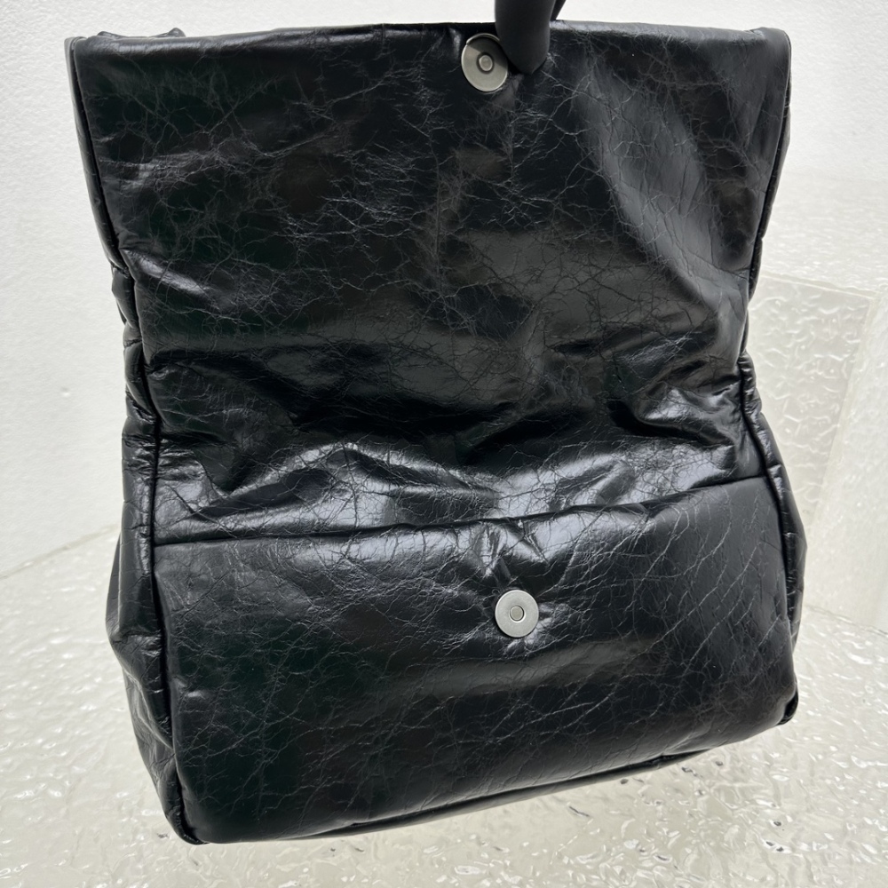 Balenciaga BB logo