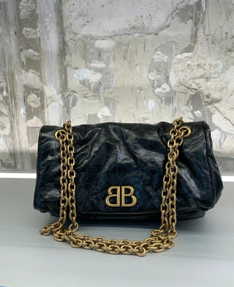 Balenciaga BB logo