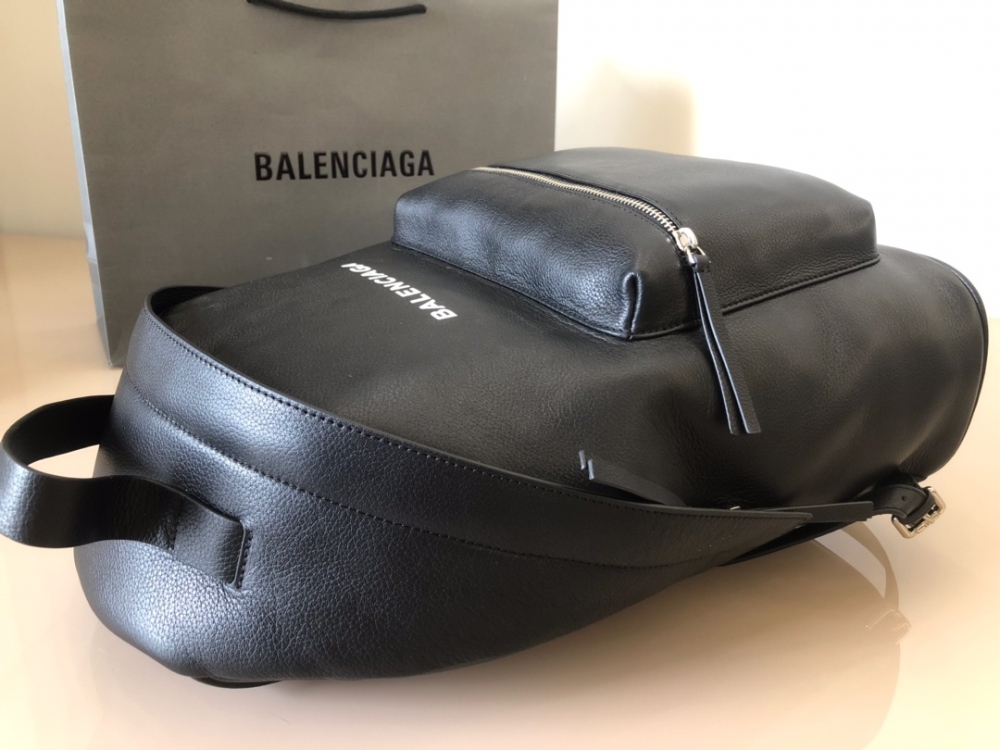 Balenciaga Balenciaga  size 28x39x15