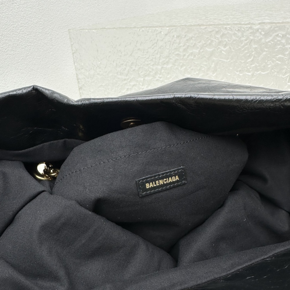 Balenciaga BB logo