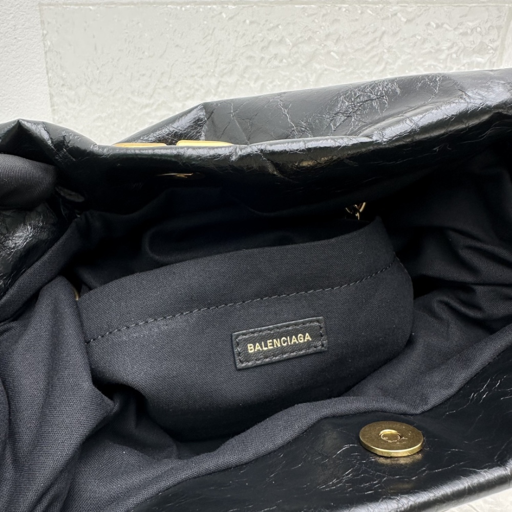Balenciaga BB logo
