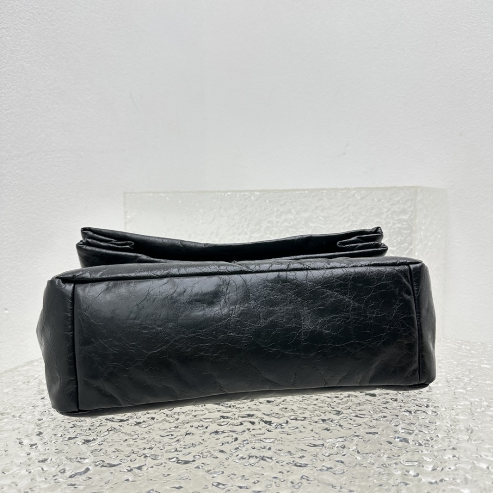 Balenciaga BB logo