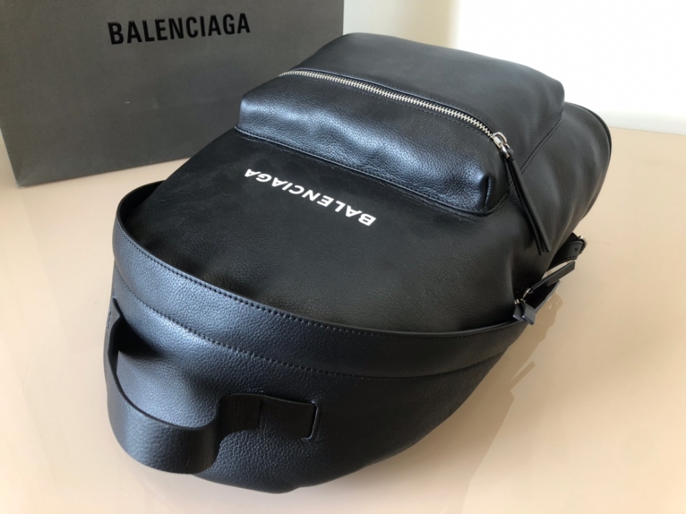 Balenciaga Balenciaga  size 28x39x15