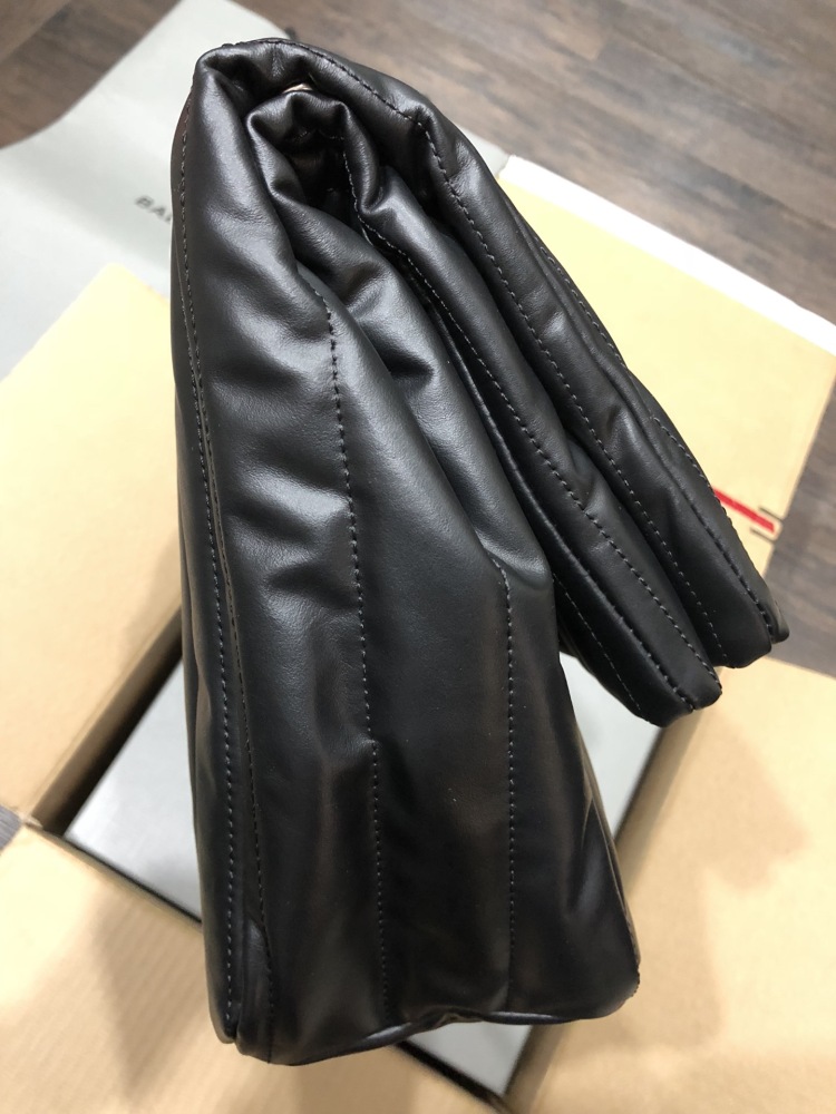 Balenciaga Monaco BB logo