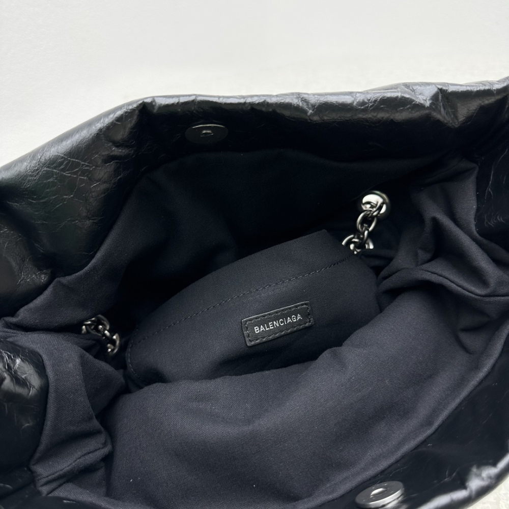 Balenciaga BB logo
