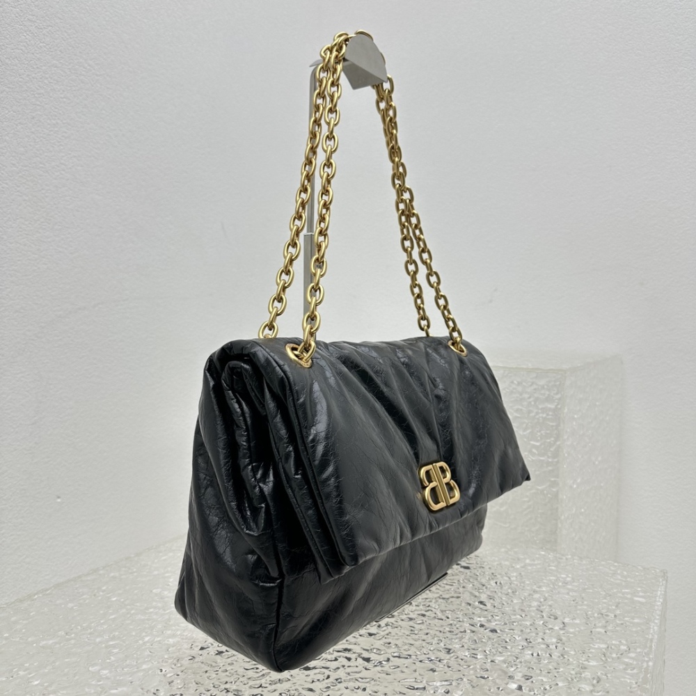 Balenciaga BB logo