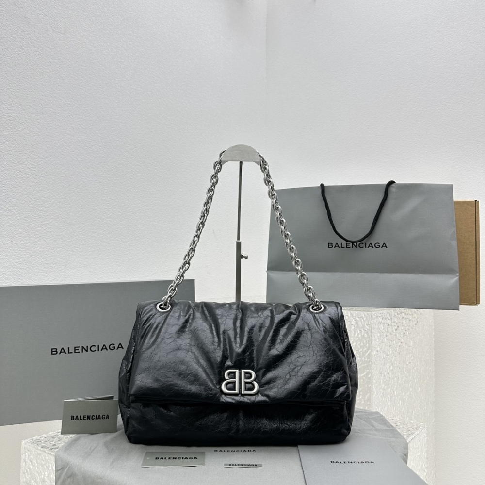 Balenciaga BB logo