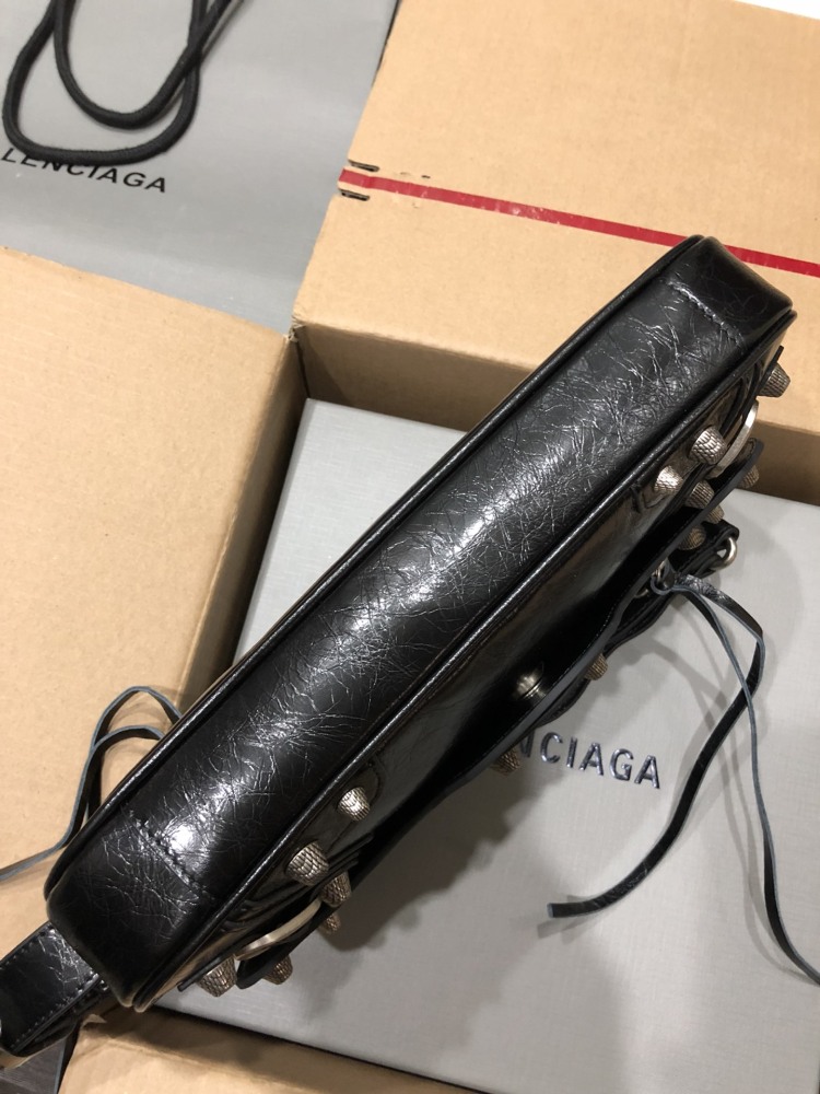 Balenciaga Le Size