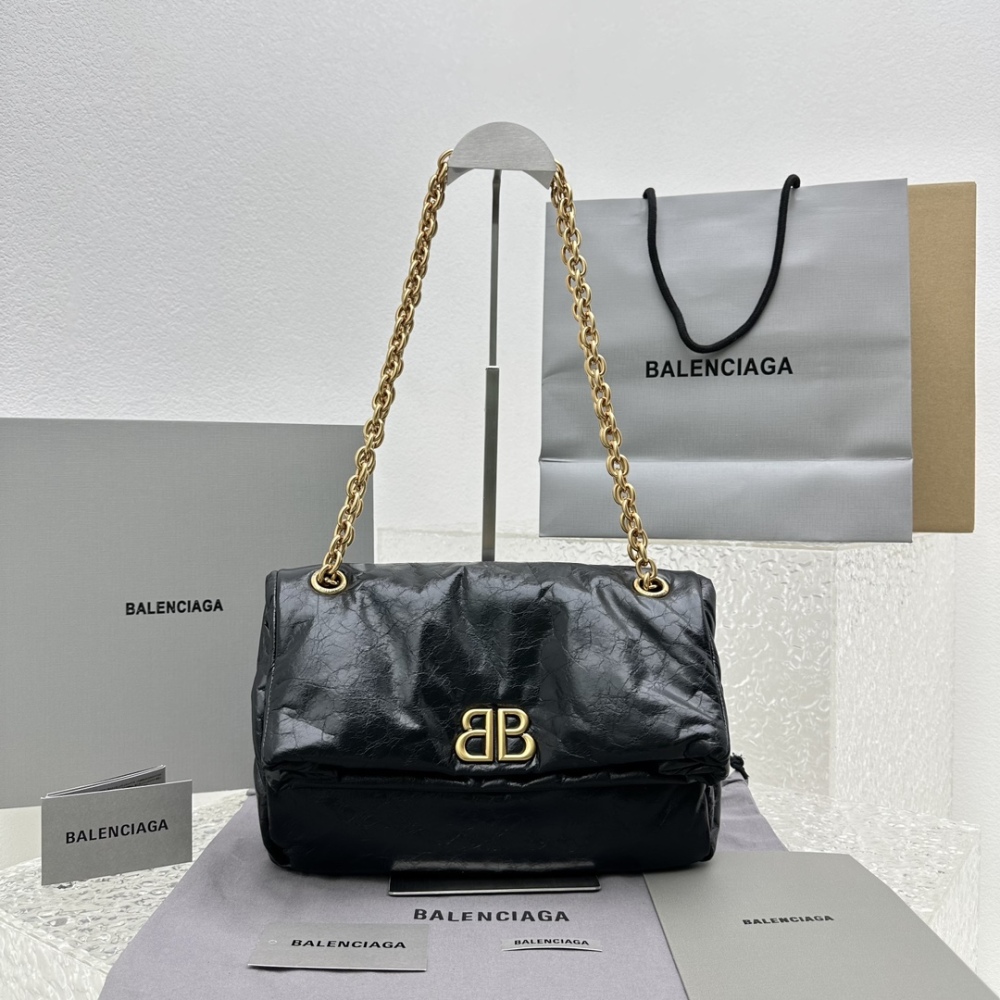 Balenciaga BB logo